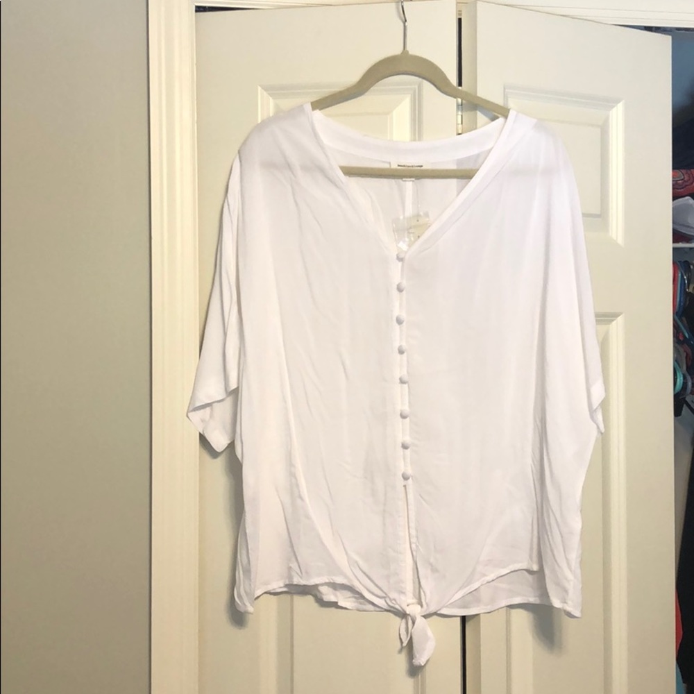 White Francesca’s tie top